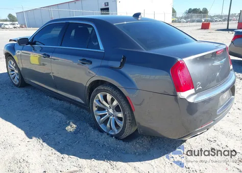 2019 Chrysler 300 Limited z USA, uszkodzony, nr VIN 2C3CCAEG5KH536445